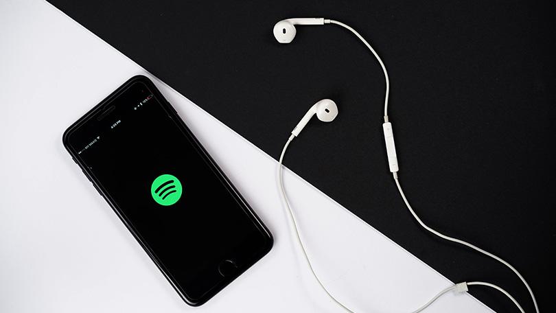 Upload Custom Playlist Cover Art with Spotify Mobile App” />  