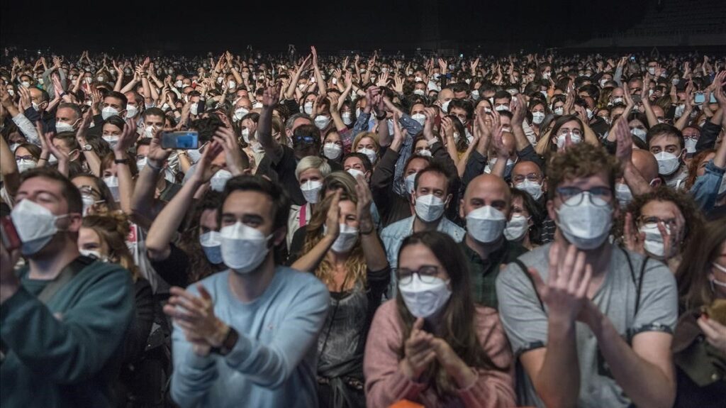 Barcelona Tests 5,000 Attendee Gig In Order To Study COVID Spread” />  