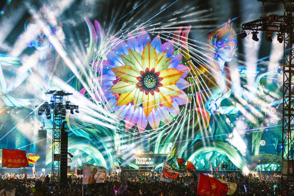 kineticFIELD stage at EDC Vegas 2022.
