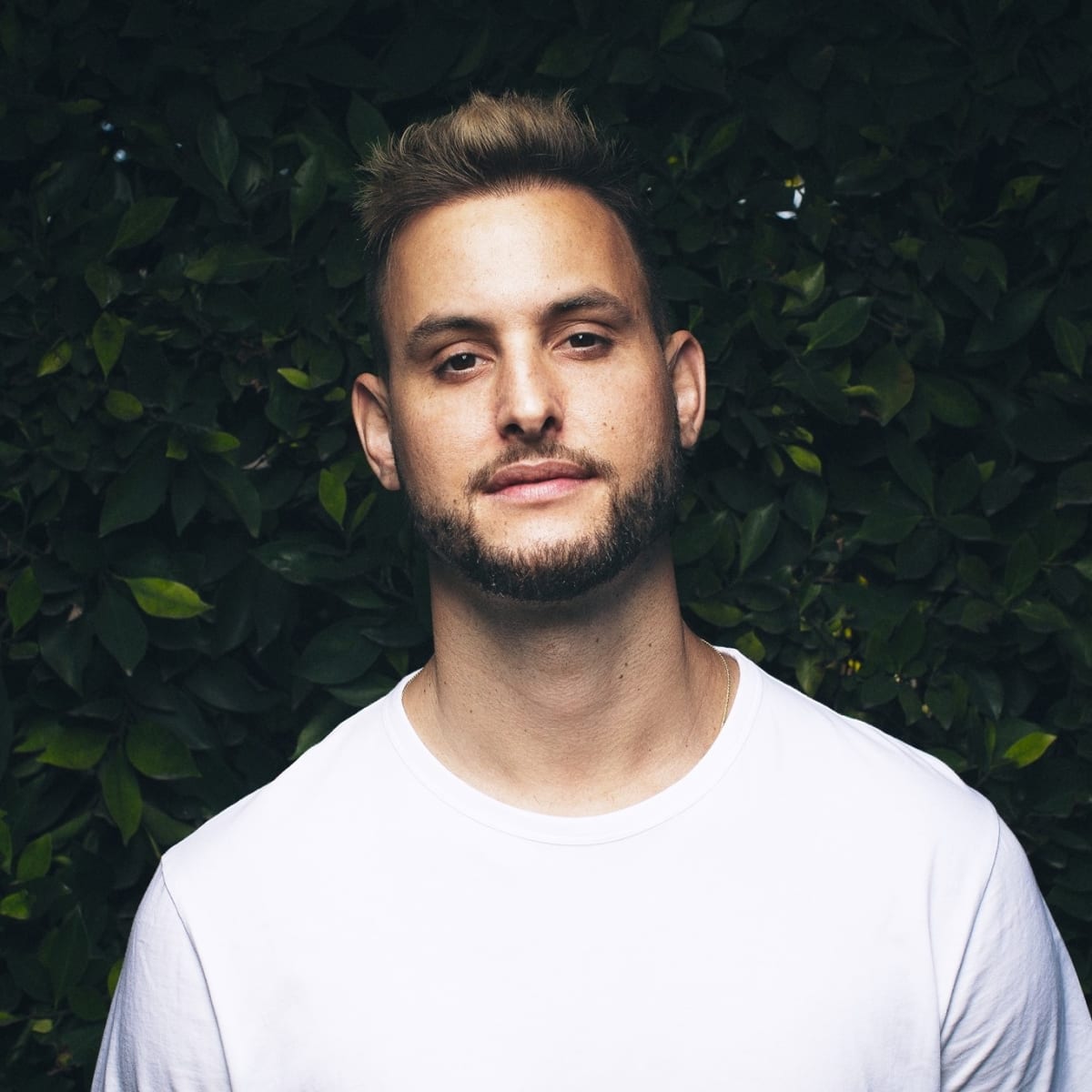MAKJ Gathers Steam With High-Energy Confession Track, “Burning Rave”