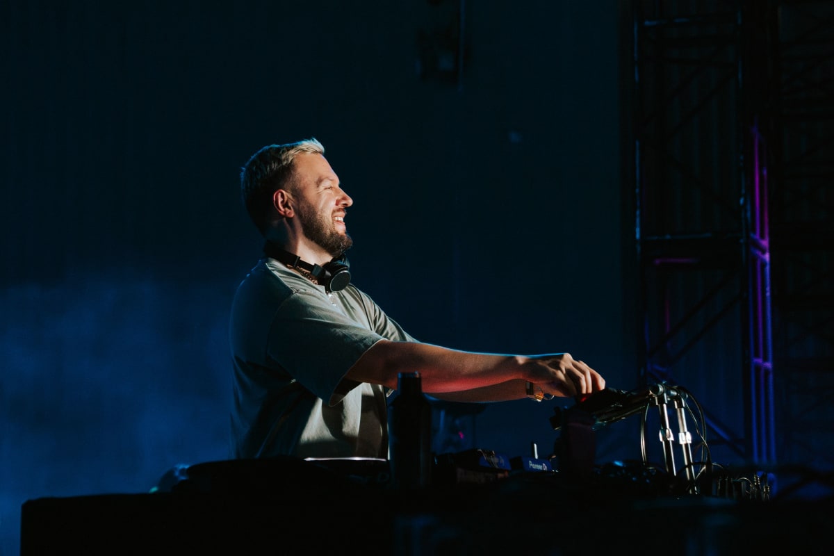 Chris Lake Responds After Idiotic Clubber Hurls Drink, Soaks Him During DJ Set