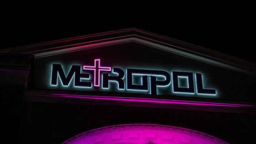 Two Injured After Chandelier Arm Falls from Ceiling of Berlin Club Metropol