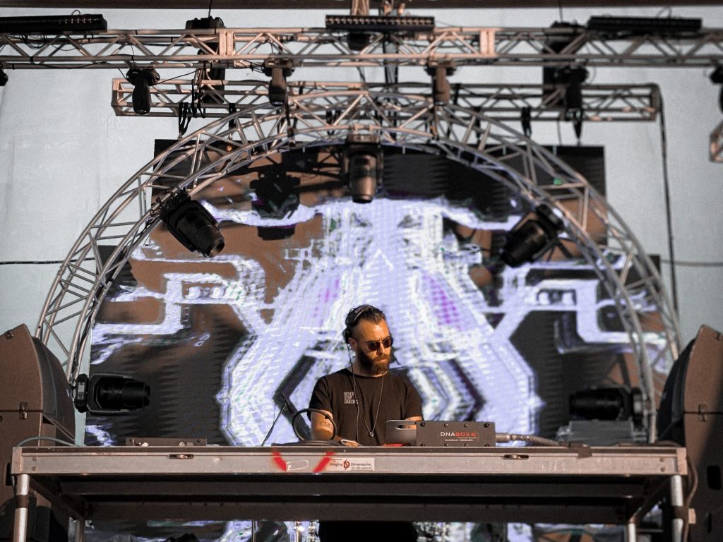 Bobi Stevkovski on the Art of Patience and Subtle Control in DJing