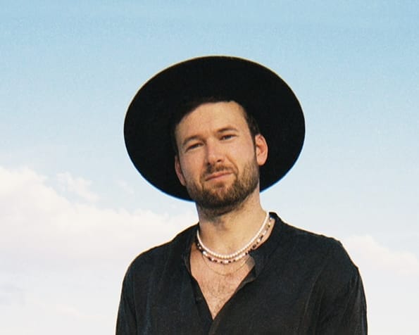 Monolink Returns with Captivating New Single 'What You Running From'